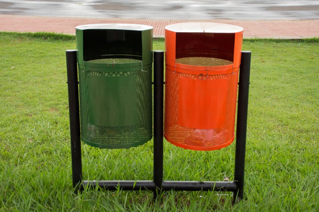 Find løsninger inden for affaldshåndtering og udendørs byrumsinventar i god kvalitet hos ZENZO