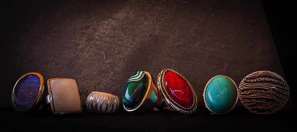 Råsten og krystaller hos Tessies – Landsdækkende levering